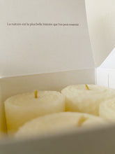 Load image into Gallery viewer, Lot de 4 Bougies  en cire d'abeille blanchie L’Âme Dorée - millimetres.be