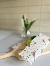 Charger l'image dans la galerie, Emballage réutilisable à la cire d’abeille - millimetres.be