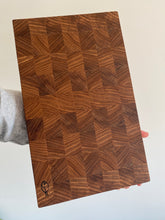 Afbeelding in Gallery-weergave laden, Essenhouten snijplank