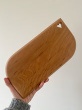 Charger l'image dans la galerie, Planche « Cœur » en bois de hêtre - millimetres.be