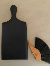 Charger l'image dans la galerie, Planche apéro en bois brûlé - millimetres.be