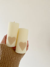 Load image into Gallery viewer, Lot de 4 Bougies  en cire d'abeille blanchie L’Âme Dorée - millimetres.be