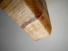 Charger l'image dans la galerie, Planche de cuisine en frêne massif 33 x 24 cm - millimetres.be