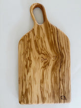 Charger l'image dans la galerie, Planche artisanale en bois d’olivier - millimetres.be