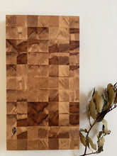 Charger l'image dans la galerie, Planche à découper en frêne massif 46 × 25 cm - millimetres.be