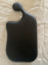 Charger l'image dans la galerie, Planche de cuisine en frêne noirci - millimetres.be