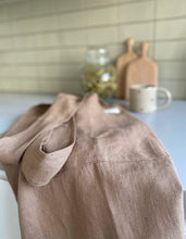 Charger l'image dans la galerie, Tablier croisé en lin – version nature ou fleurie - millimetres.be