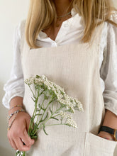 Load image into Gallery viewer, Tablier en lin style japonais Bouleau - millimetres.be