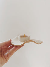 Load image into Gallery viewer, Bougeoir Fleur Chauffe-plats - millimetres.be