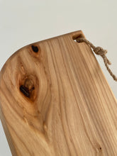 Afbeelding in Gallery-weergave laden, Petite planche en bois de charme · 28 × 17,5 cm
