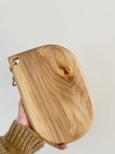 Afbeelding in Gallery-weergave laden, Petite planche en bois de charme · 28 × 17,5 cm

