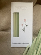Load image into Gallery viewer, 10 bougies fines en cire d’abeille — pour célébrer chaque instant - millimetres.be
