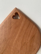 Charger l'image dans la galerie, Planche « Cœur » en bois de hêtre - millimetres.be
