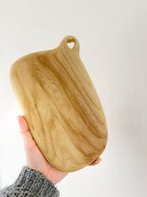 Charger l'image dans la galerie, Planche en bois de charme Cœur - millimetres.be
