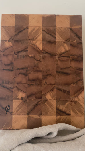 Planche massive, artisanale, faite main par millimetres.be 