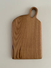 Charger l&#39;image dans la galerie, Planche à découper / de présentation en bois du chêne
