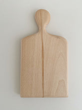 Charger l&#39;image dans la galerie, Planche de présentation en bois de hêtre
